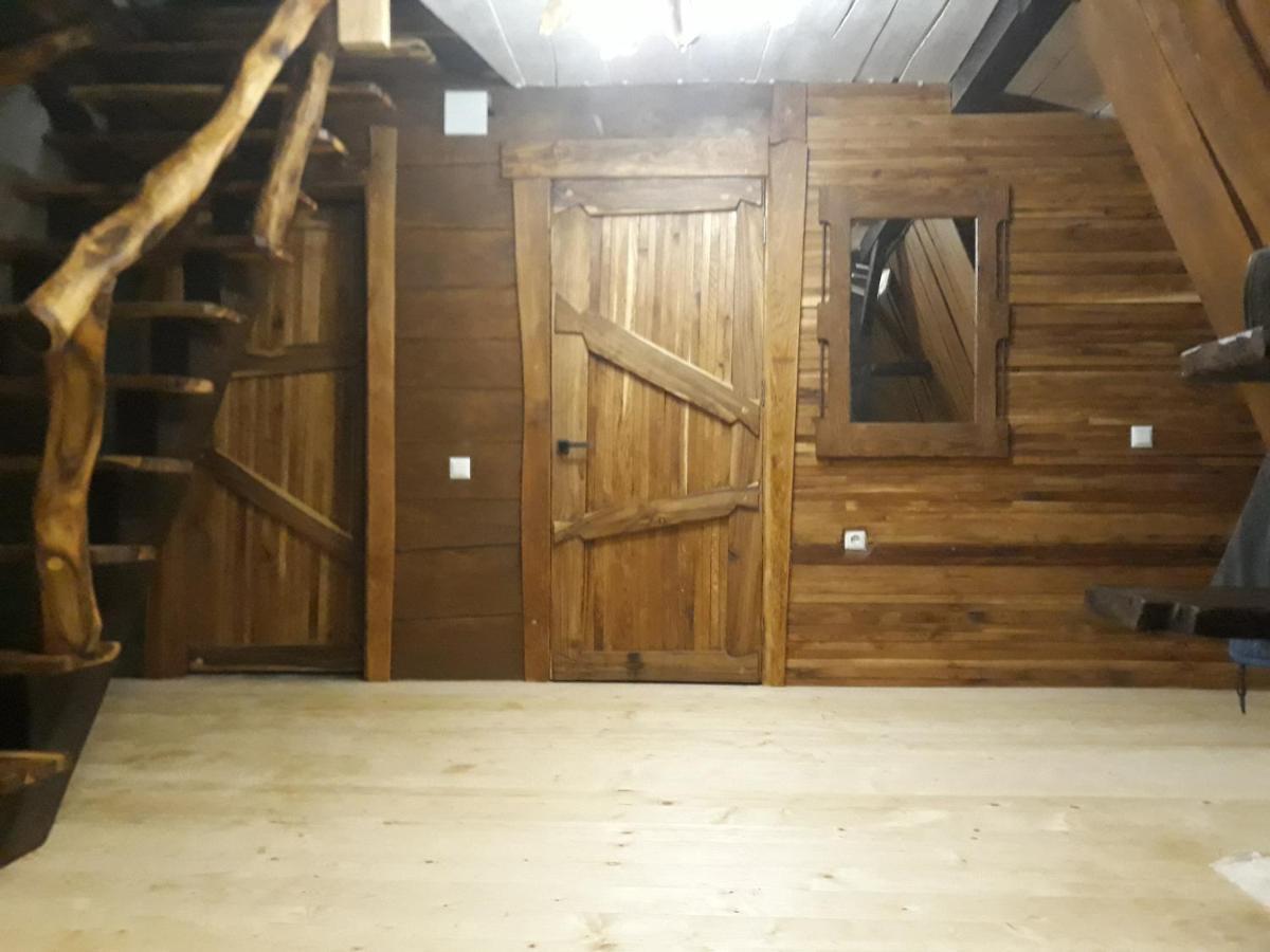 Ferienwohnung Oak House Poljanyzja Exterior foto